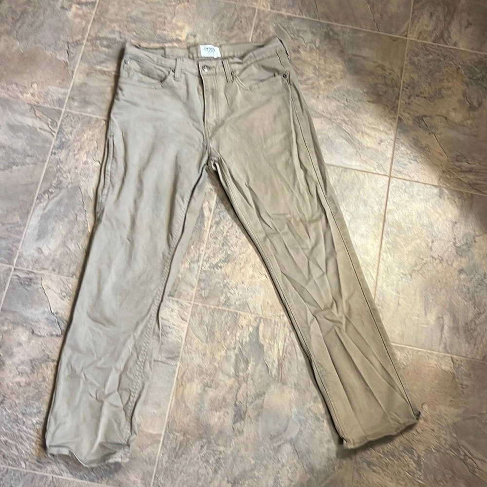 Men’s Levi khakis